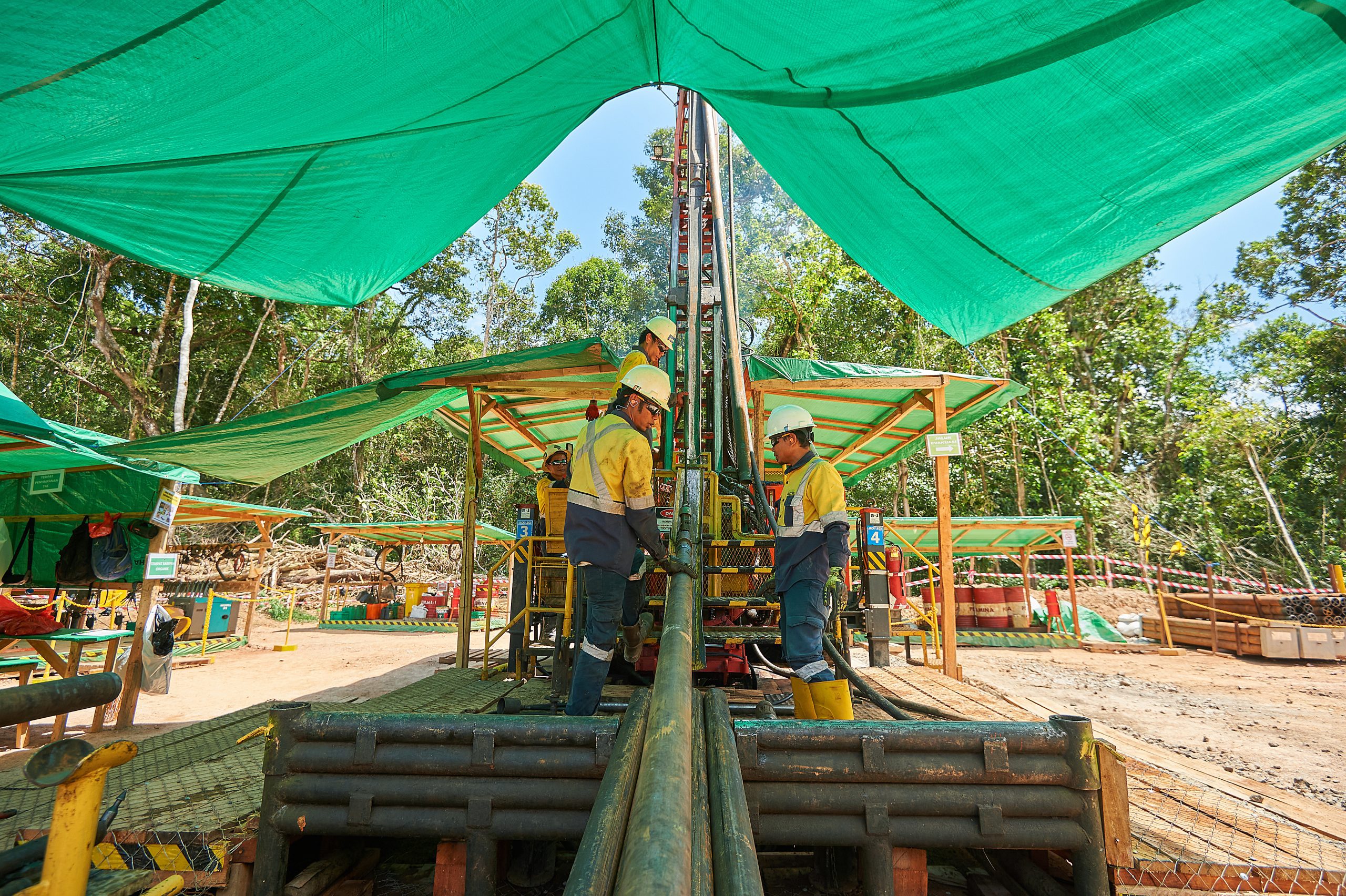 PT Sumbawa Timur Mining Mencapai Rekor Kedalaman Pengeboran Eksplorasi 2.050 meter 