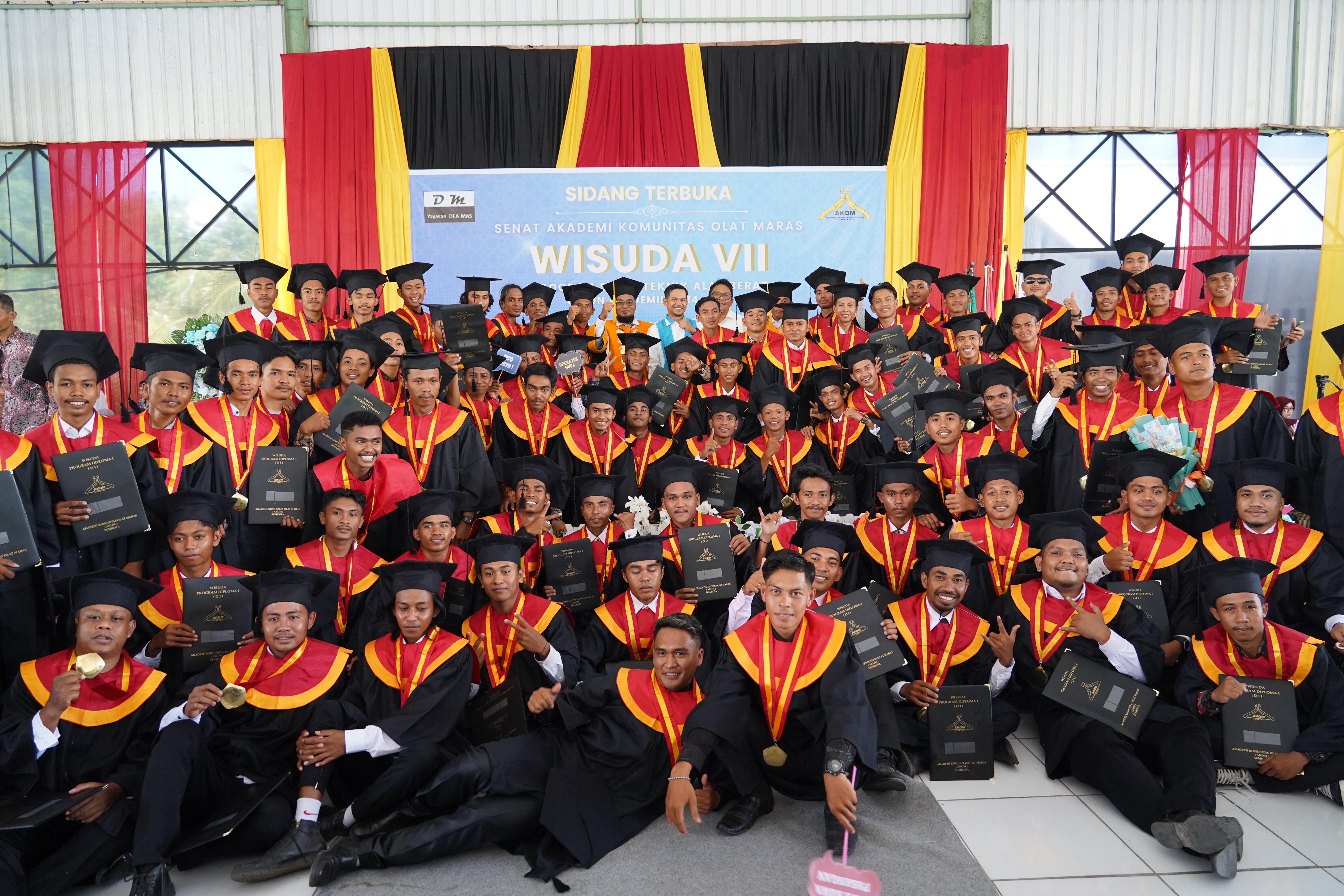 100 PT STM Scholarship Recipients of D1 (Associate Degree) Heavy Equipment Engineering Successfully Graduated